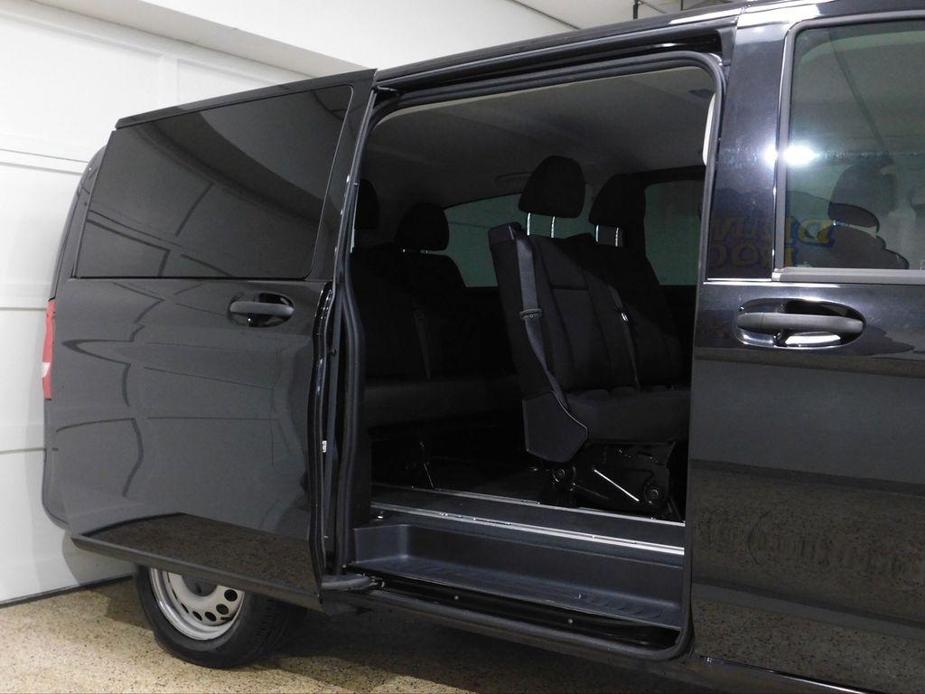 Mercedes-Benz Metris Passenger Van 2019
