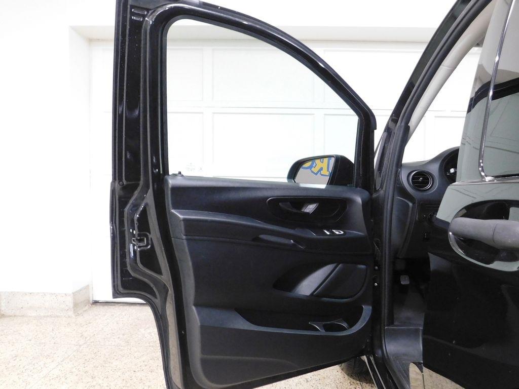 Mercedes-Benz Metris Passenger Van 2019