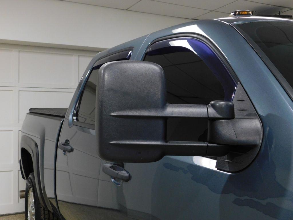 Chevrolet Silverado 2500HD LT Crew Cab 4WD 2011