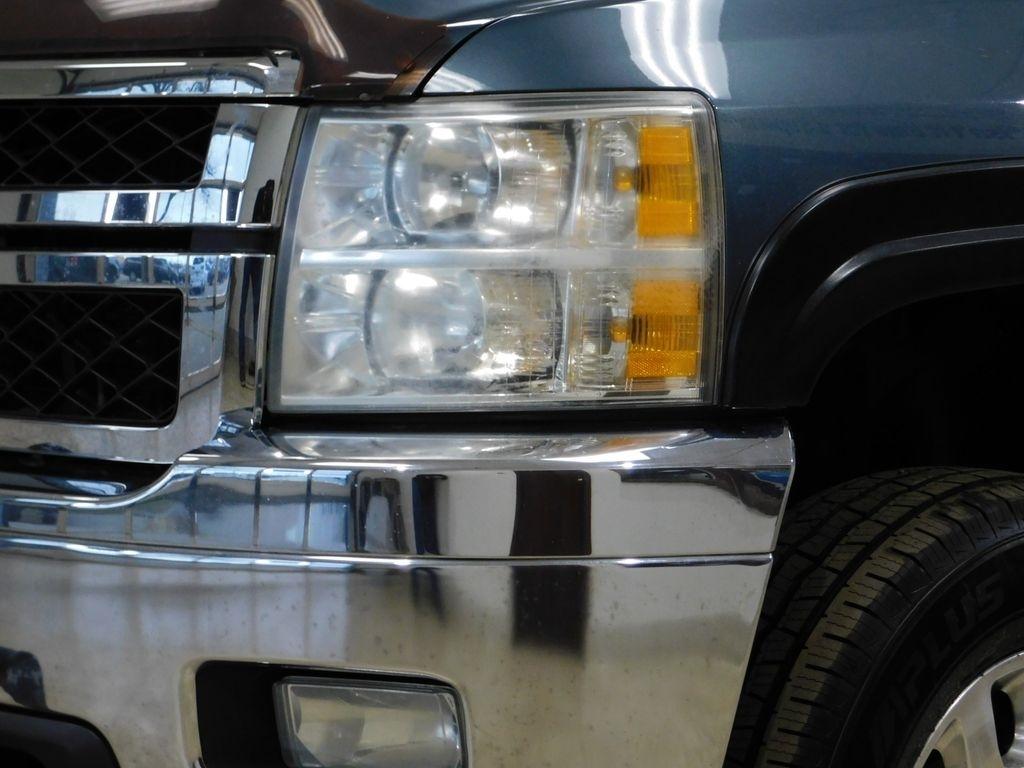 Chevrolet Silverado 2500HD LT Crew Cab 4WD 2011