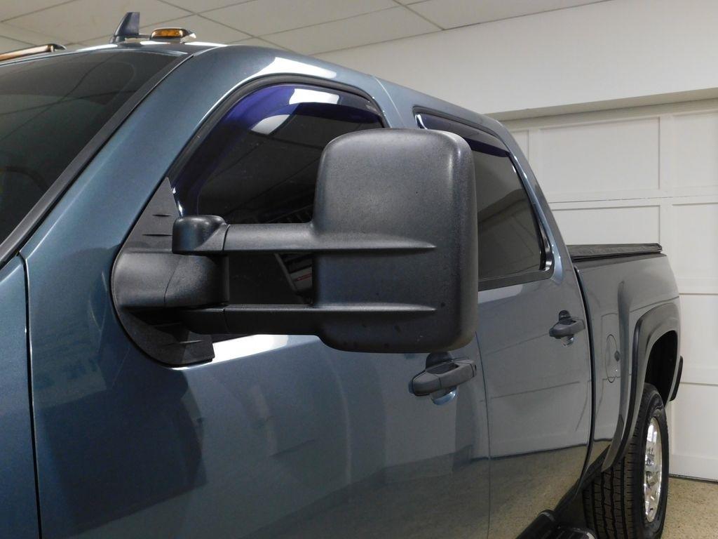 Chevrolet Silverado 2500HD LT Crew Cab 4WD 2011