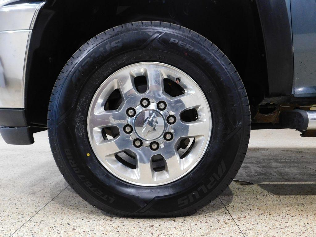 Chevrolet Silverado 2500HD LT Crew Cab 4WD 2011