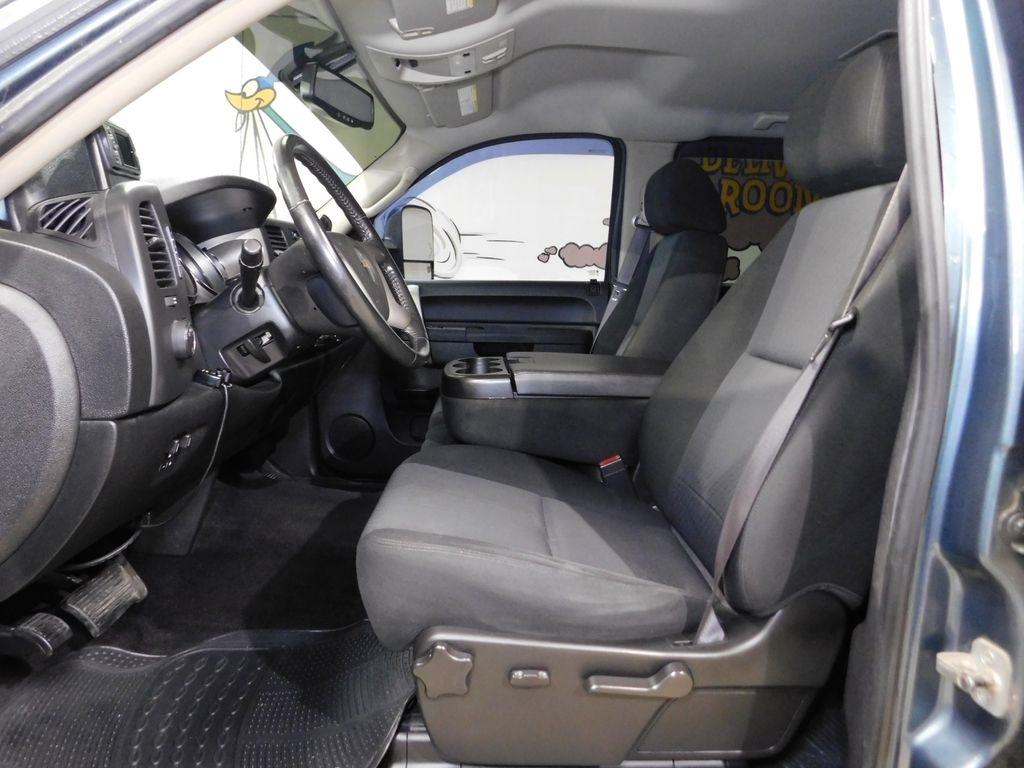 Chevrolet Silverado 2500HD LT Crew Cab 4WD 2011