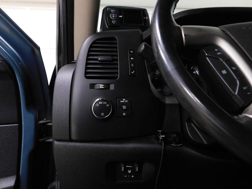 Chevrolet Silverado 2500HD LT Crew Cab 4WD 2011