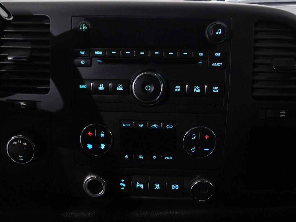 Chevrolet Silverado 2500HD LT Crew Cab 4WD 2011