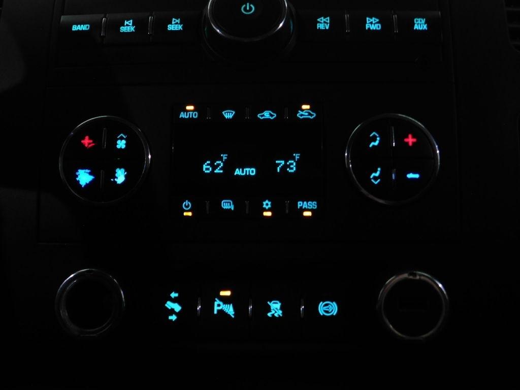 Chevrolet Silverado 2500HD LT Crew Cab 4WD 2011