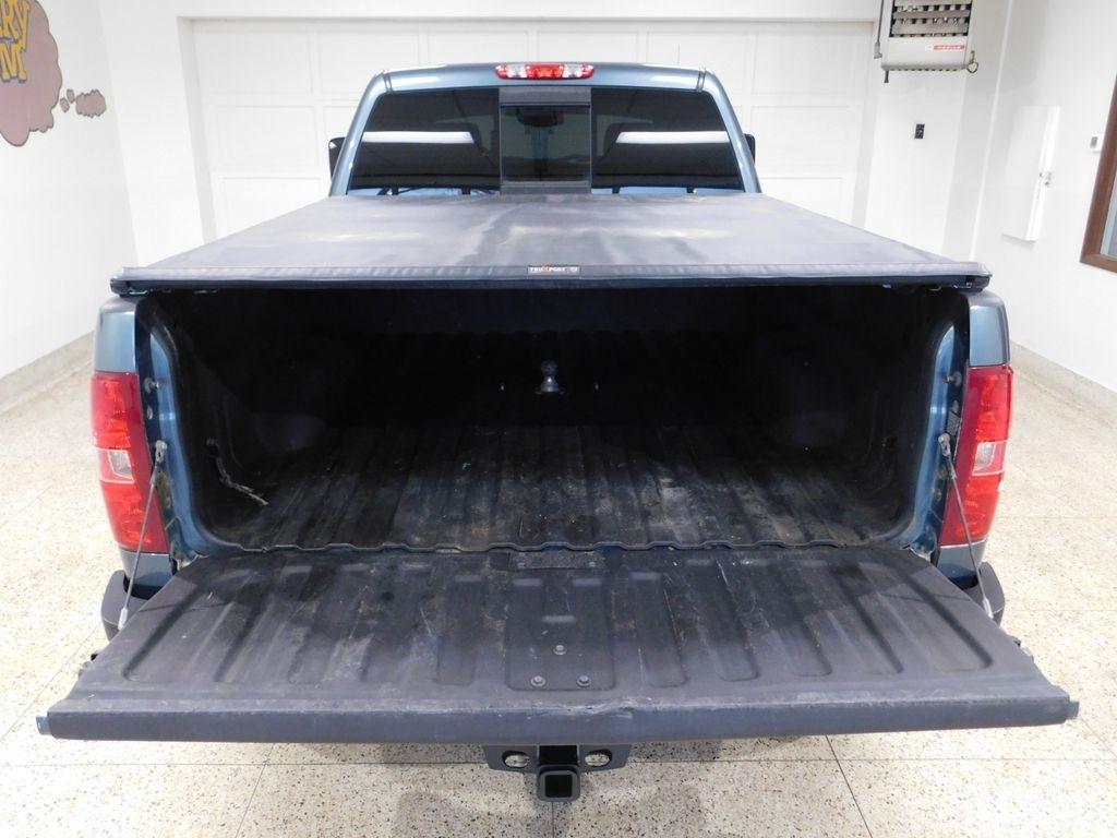 Chevrolet Silverado 2500HD LT Crew Cab 4WD 2011