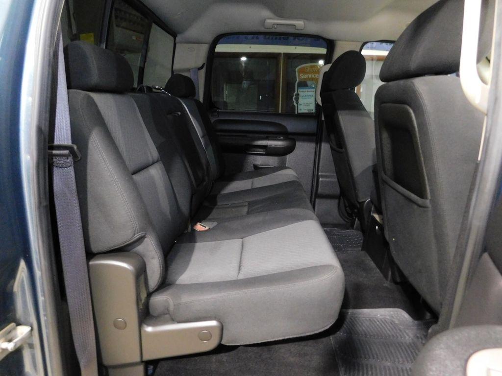 Chevrolet Silverado 2500HD LT Crew Cab 4WD 2011