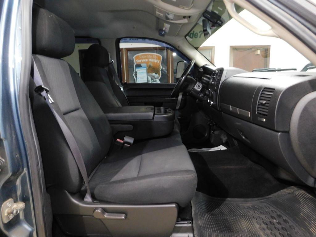 Chevrolet Silverado 2500HD LT Crew Cab 4WD 2011