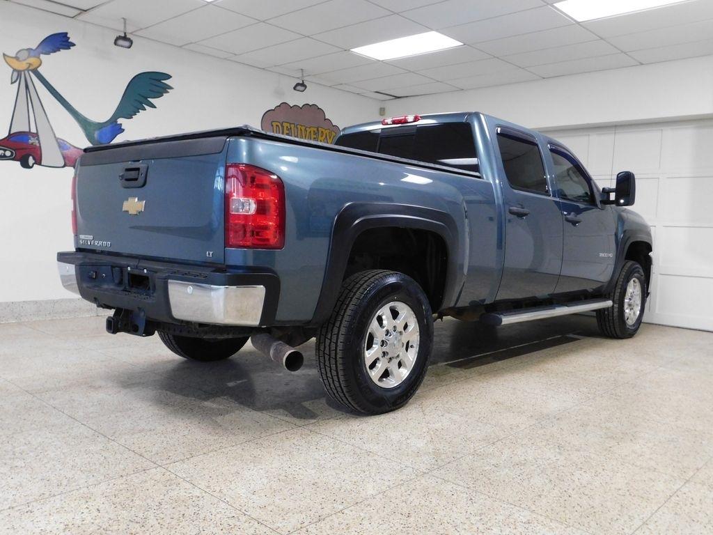 Chevrolet Silverado 2500HD LT Crew Cab 4WD 2011