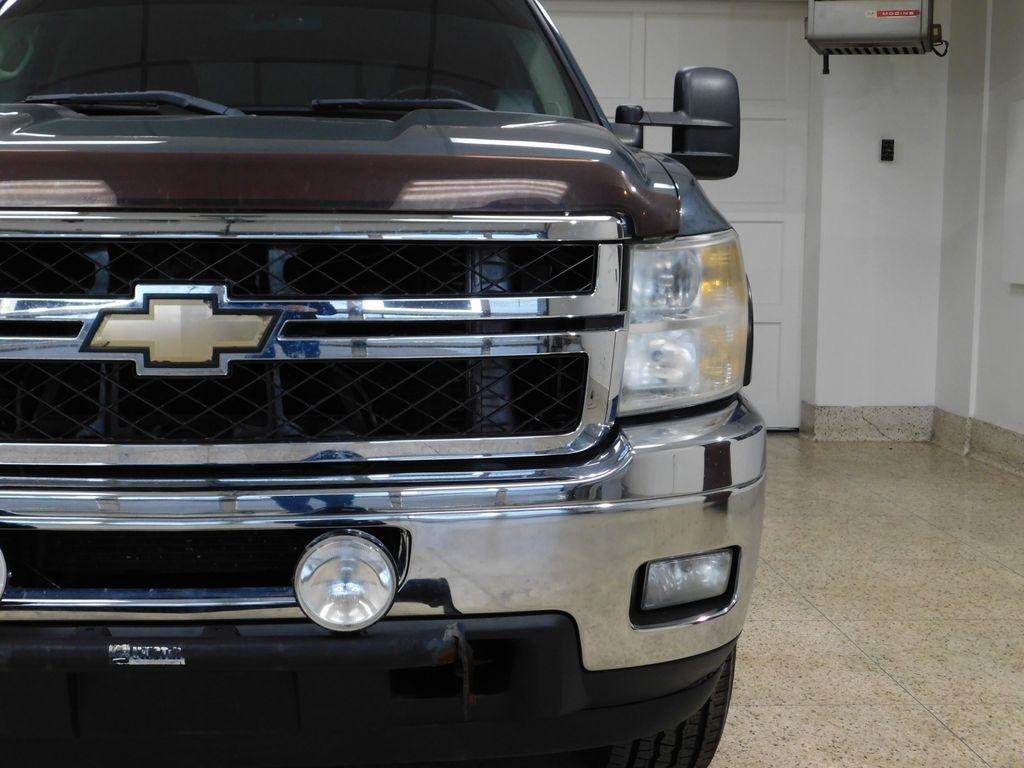 Chevrolet Silverado 2500HD LT Crew Cab 4WD 2011