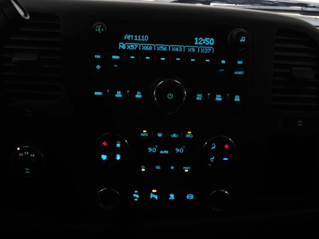 Chevrolet Silverado 2500HD LT Crew Cab 4WD 2011