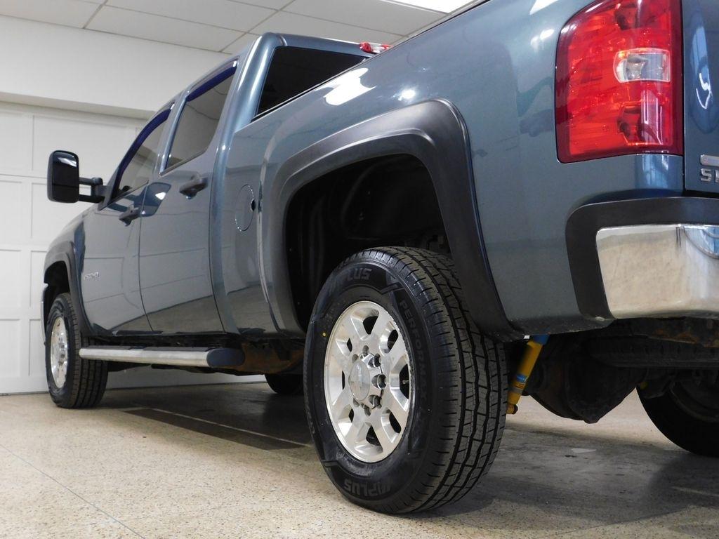 Chevrolet Silverado 2500HD LT Crew Cab 4WD 2011