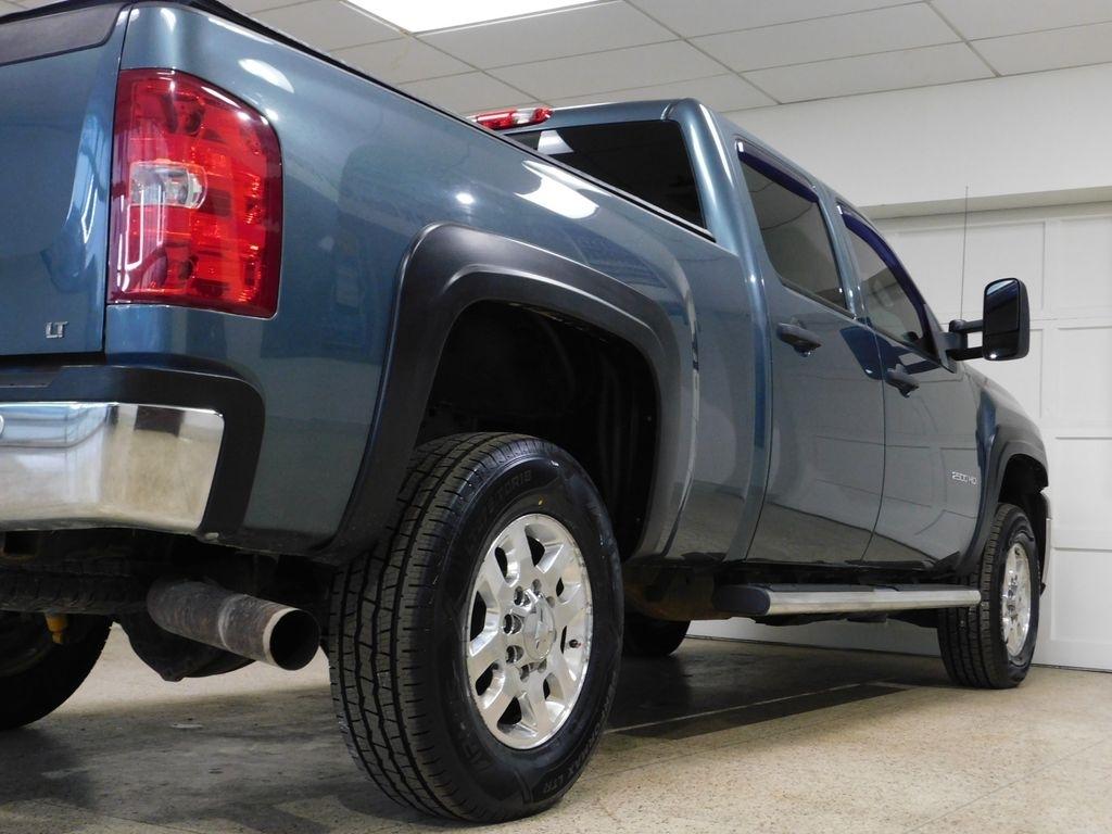 Chevrolet Silverado 2500HD LT Crew Cab 4WD 2011