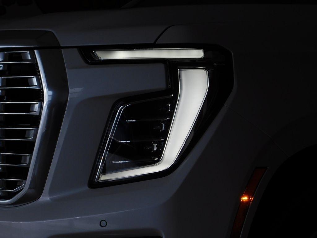 GMC Yukon XL Denali 4WD 2025