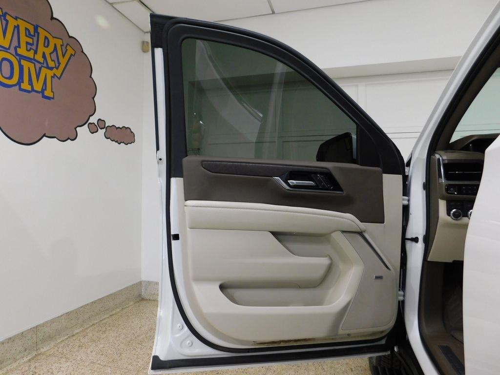 GMC Yukon XL Denali 4WD 2025