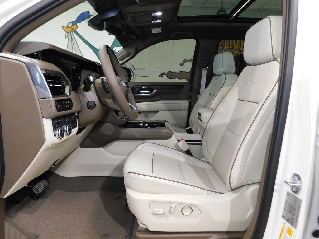 GMC Yukon XL Denali 4WD 2025