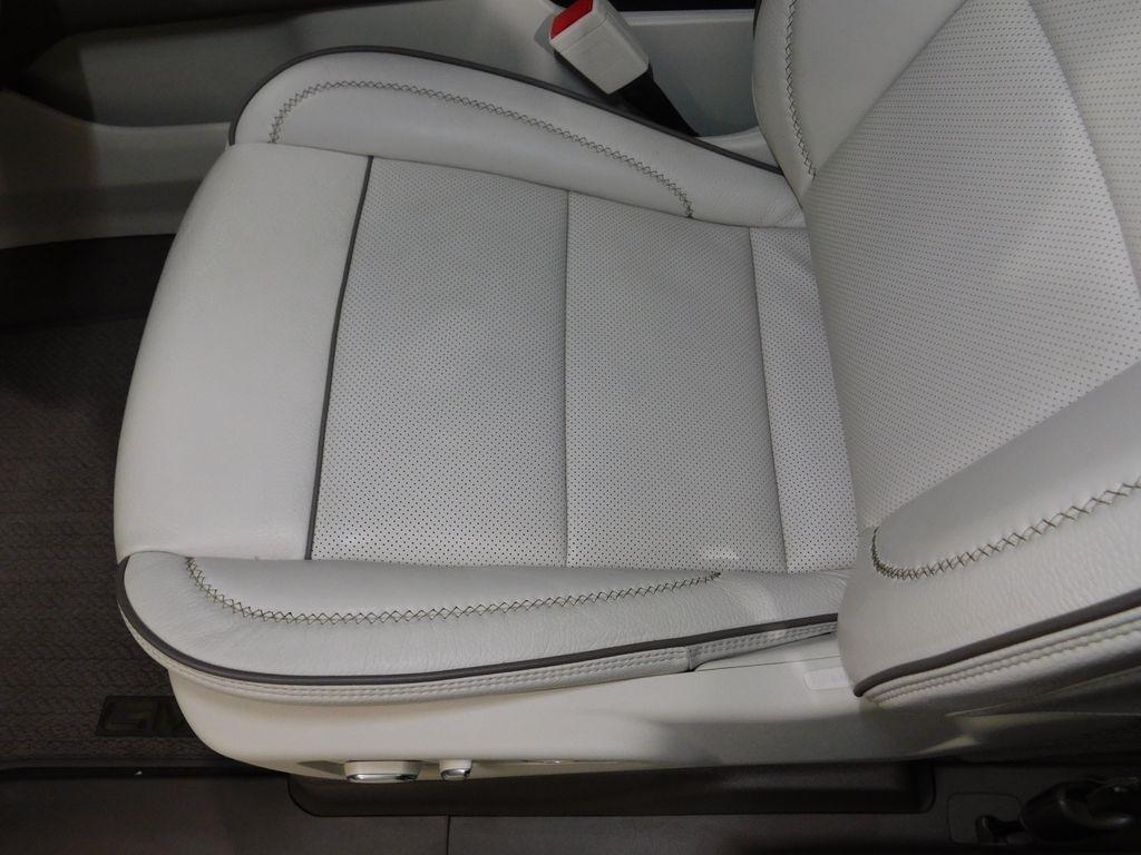 GMC Yukon XL Denali 4WD 2025