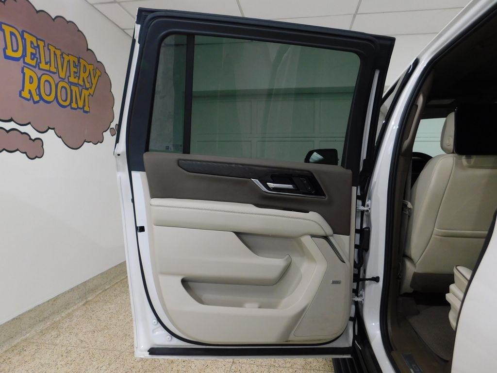 GMC Yukon XL Denali 4WD 2025