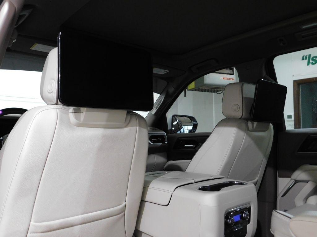 GMC Yukon XL Denali 4WD 2025