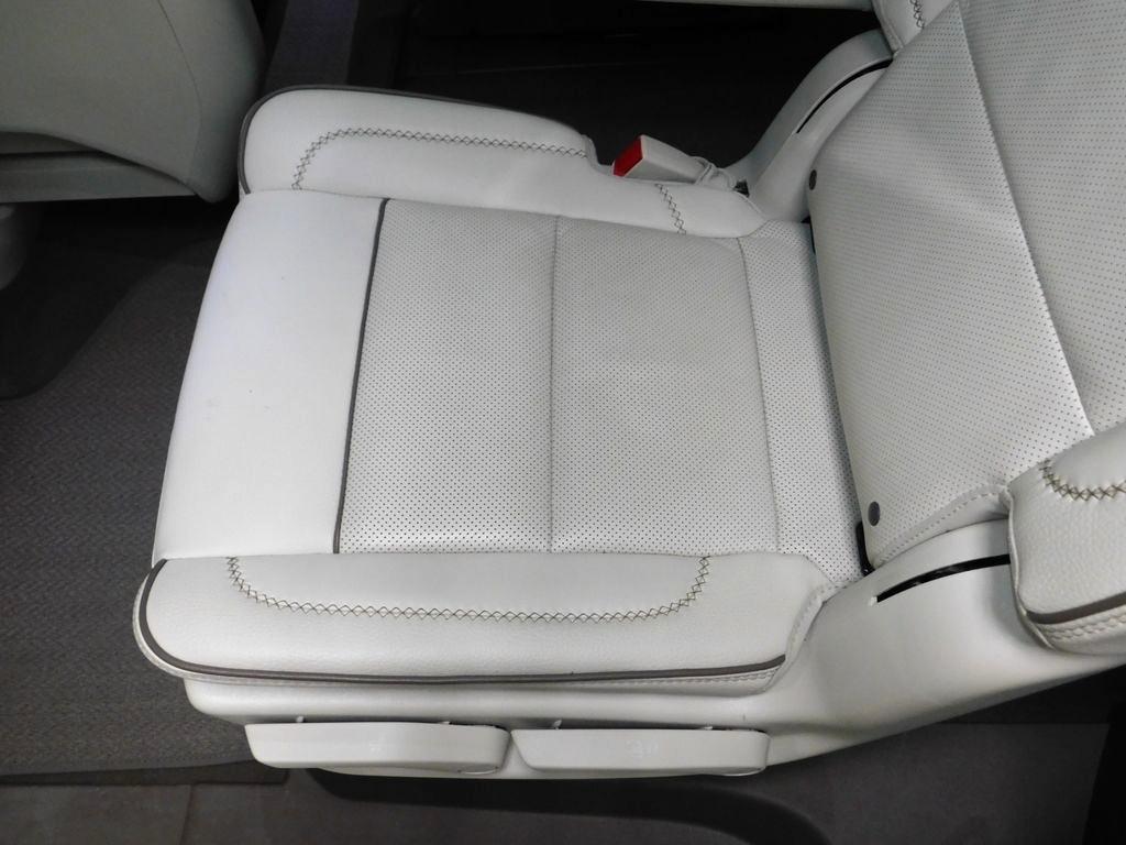 GMC Yukon XL Denali 4WD 2025