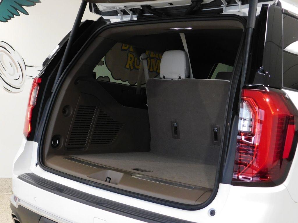 GMC Yukon XL Denali 4WD 2025