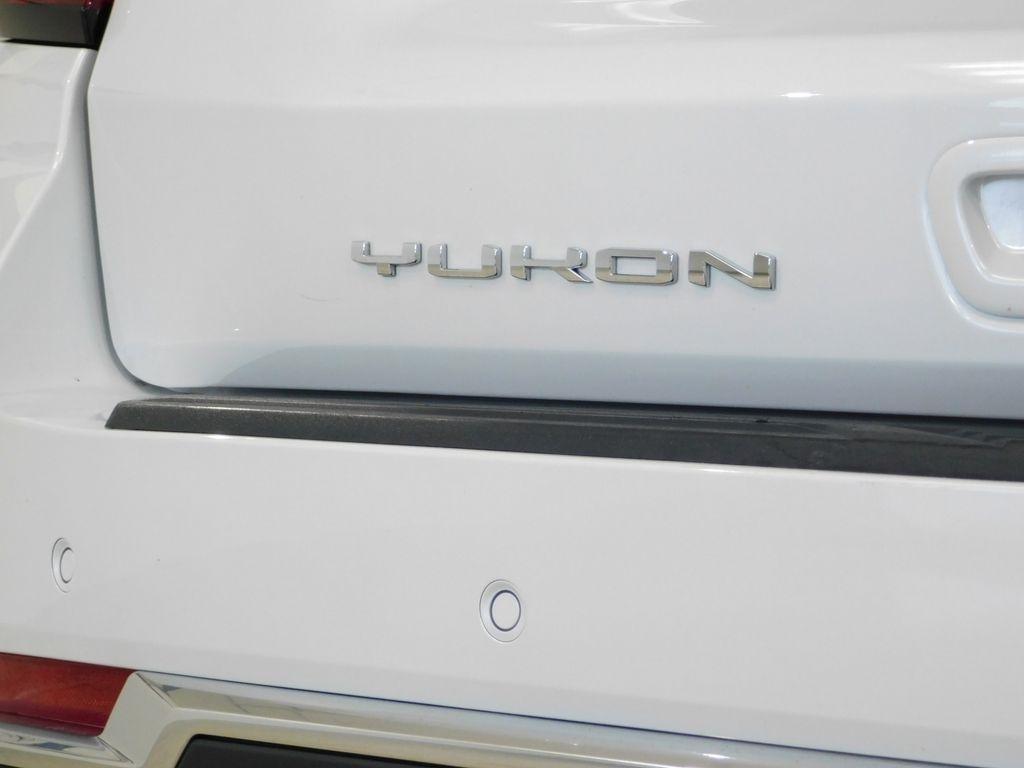 GMC Yukon XL Denali 4WD 2025