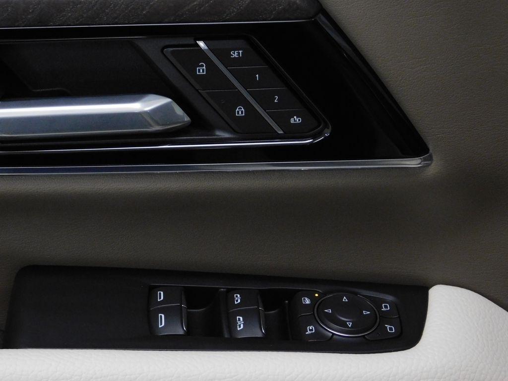 GMC Yukon XL Denali 4WD 2025