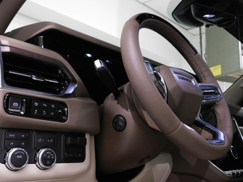 GMC Yukon XL Denali 4WD 2025