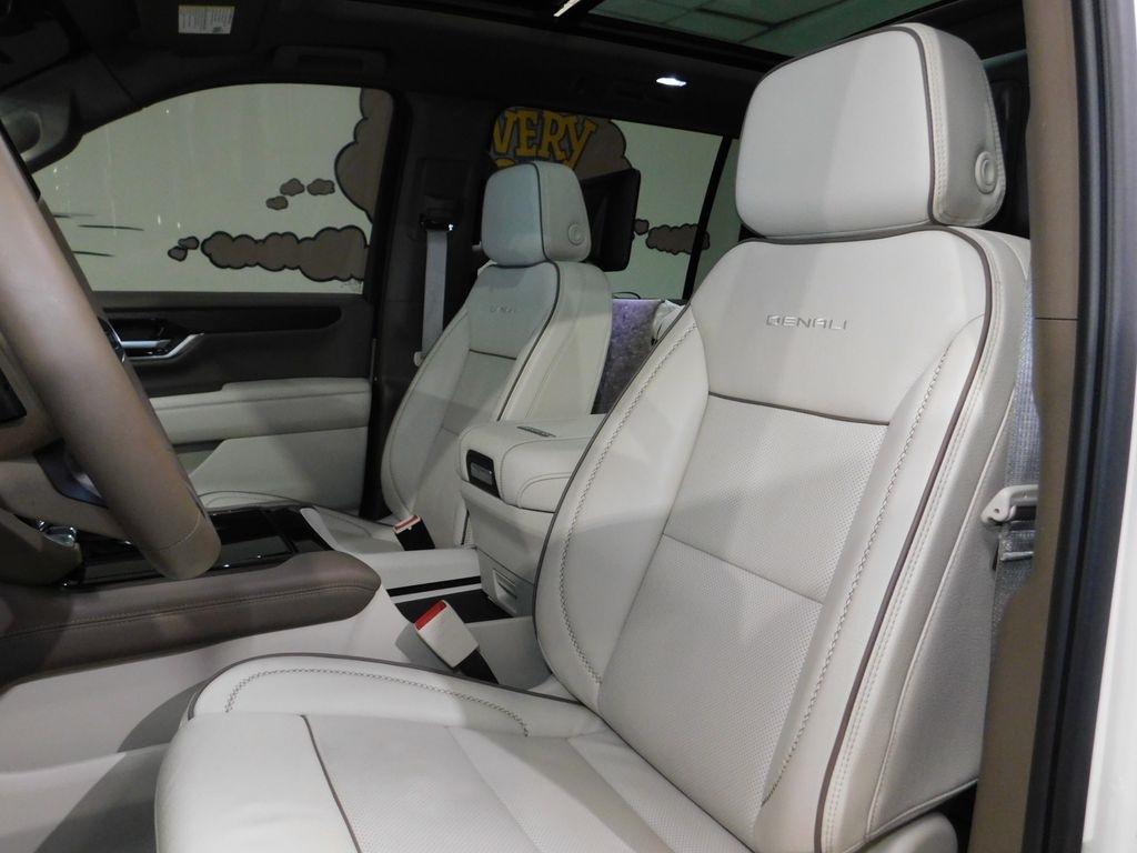 GMC Yukon XL Denali 4WD 2025