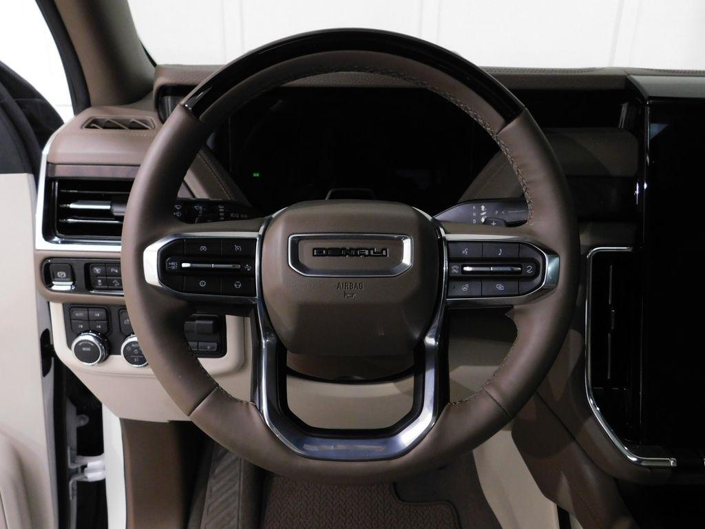 GMC Yukon XL Denali 4WD 2025