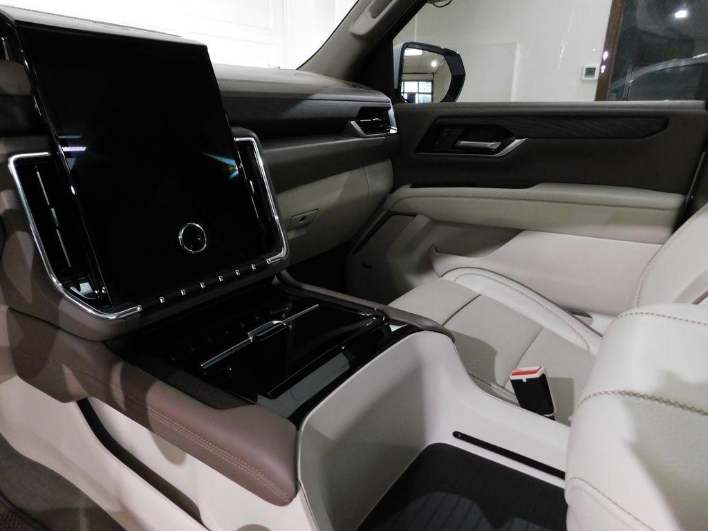 GMC Yukon XL Denali 4WD 2025