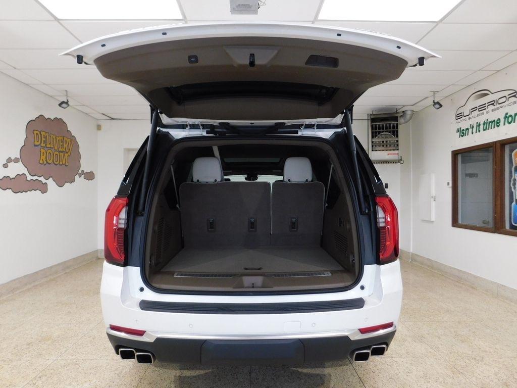 GMC Yukon XL Denali 4WD 2025