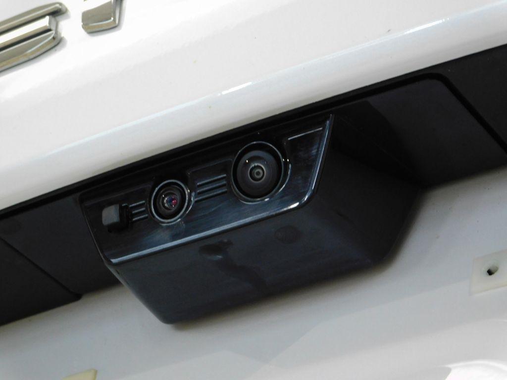 GMC Yukon XL Denali 4WD 2025