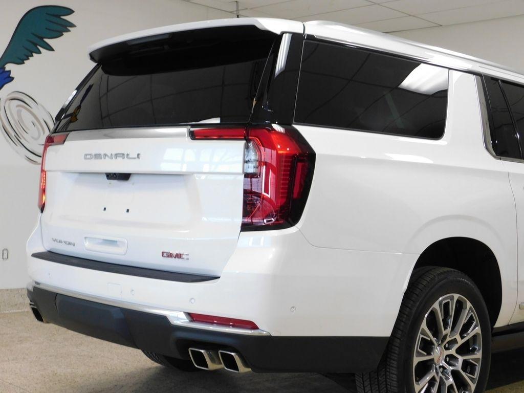 GMC Yukon XL Denali 4WD 2025