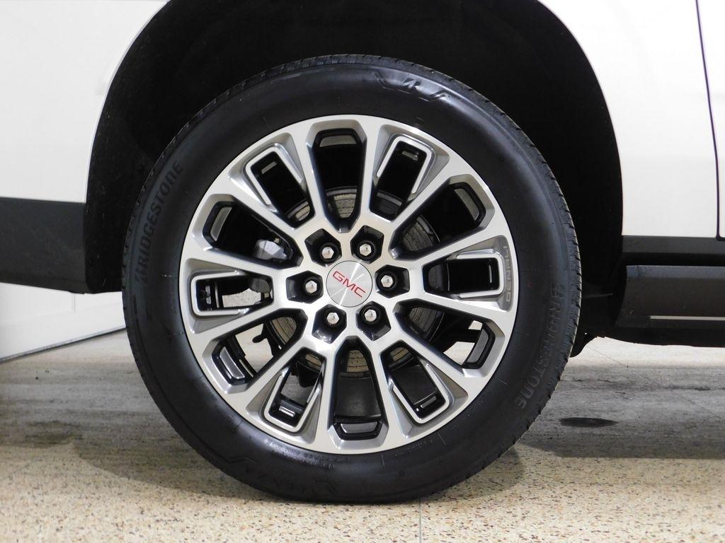 GMC Yukon XL Denali 4WD 2025