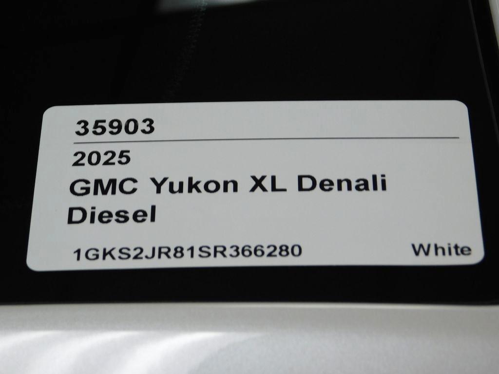 GMC Yukon XL Denali 4WD 2025