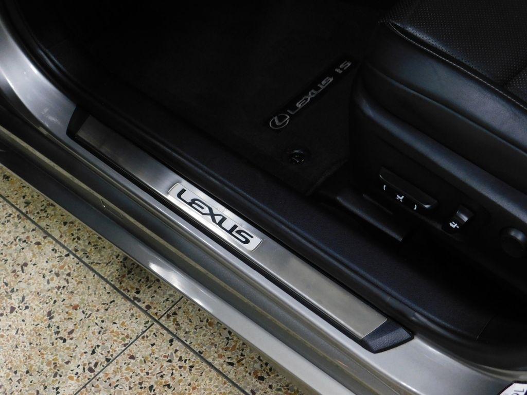 Lexus IS 300 RWD 2018