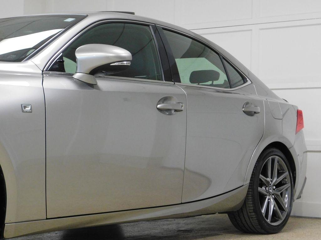 Lexus IS 300 RWD 2018