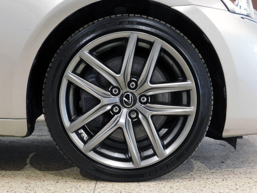 Lexus IS 300 RWD 2018