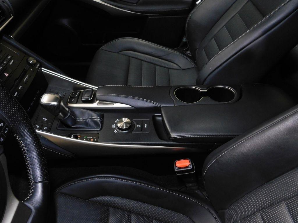 Lexus IS 300 RWD 2018