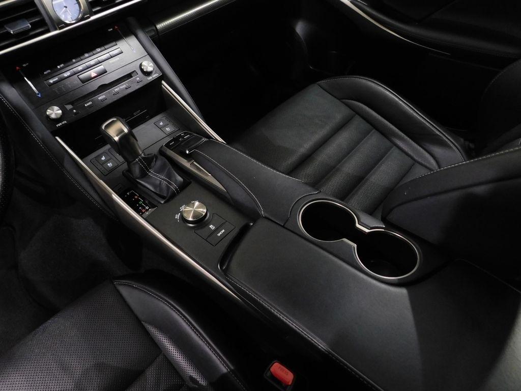 Lexus IS 300 RWD 2018