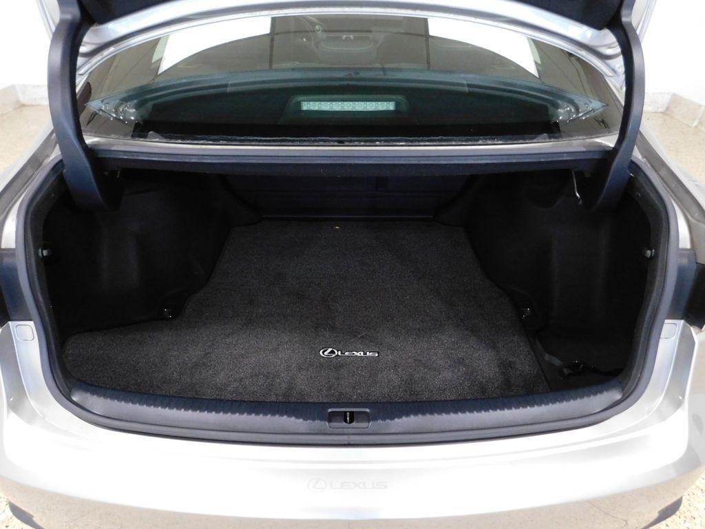 Lexus IS 300 RWD 2018