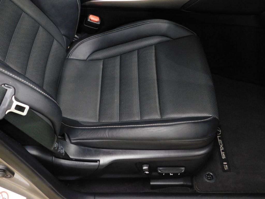 Lexus IS 300 RWD 2018