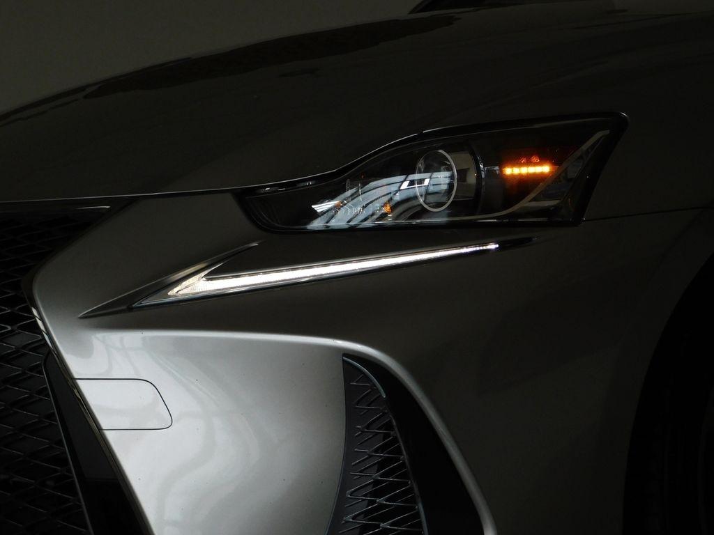 Lexus IS 300 RWD 2018