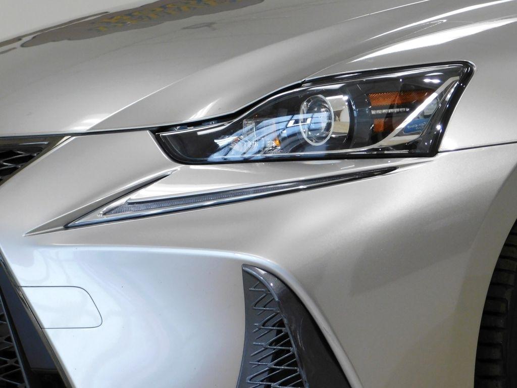Lexus IS 300 RWD 2018