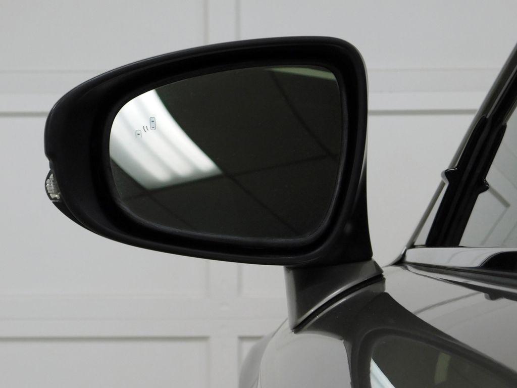 Lexus IS 300 RWD 2018