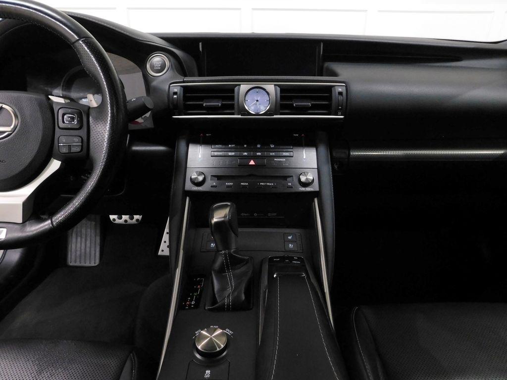 Lexus IS 300 RWD 2018