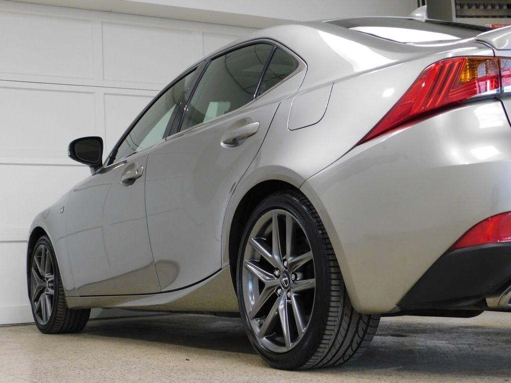 Lexus IS 300 RWD 2018