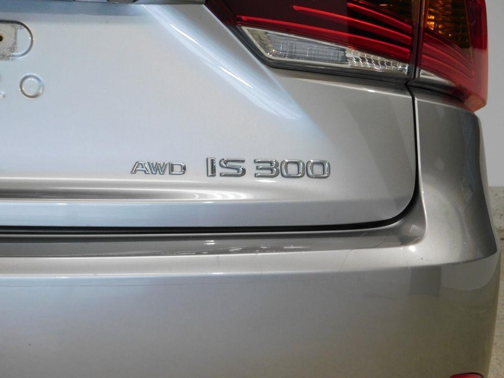 Lexus IS 300 RWD 2018